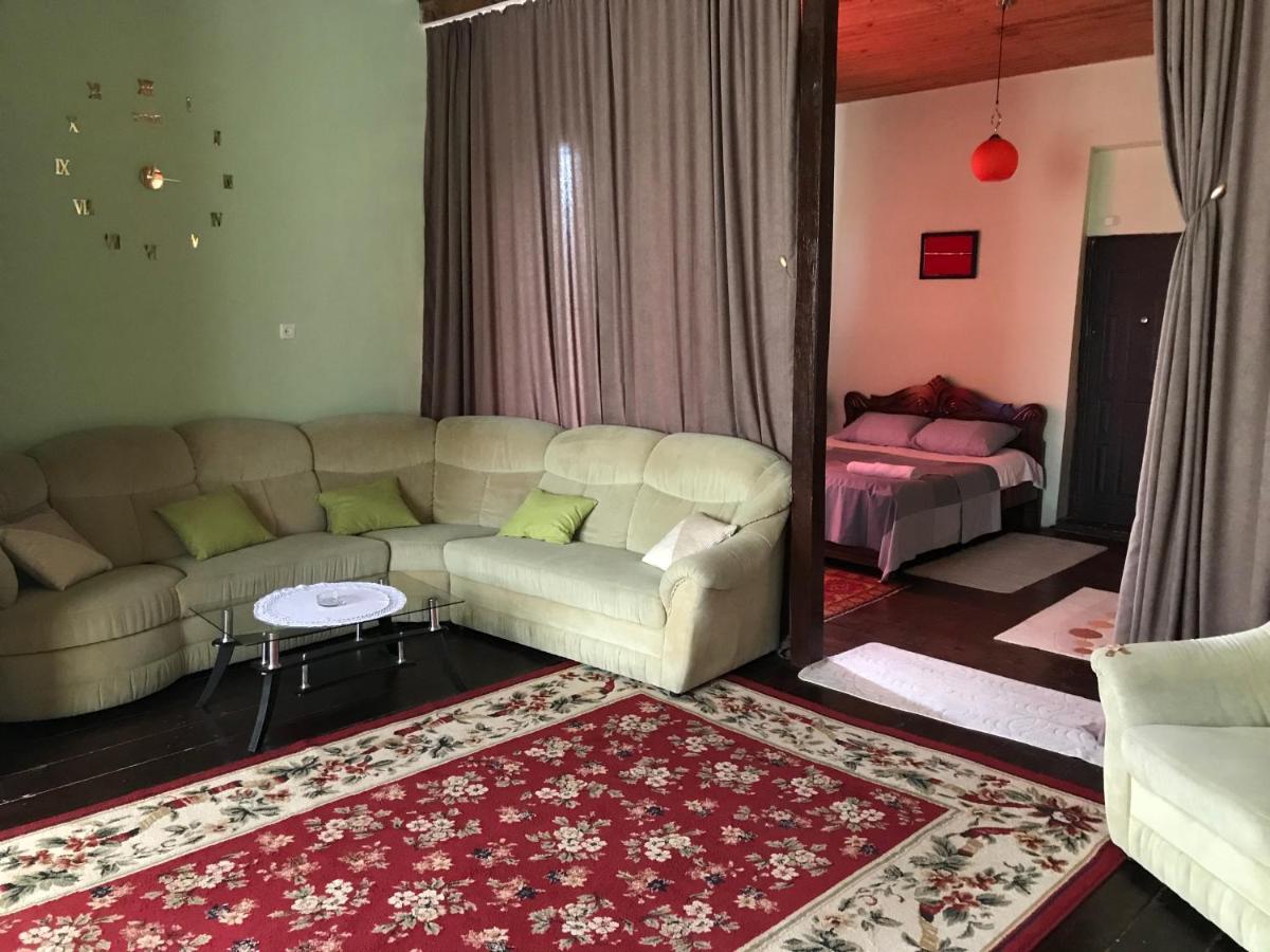 Barsa Daire Zestafoni Dış mekan fotoğraf